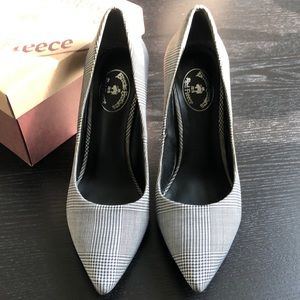 Brooks brothers heels size 7.5